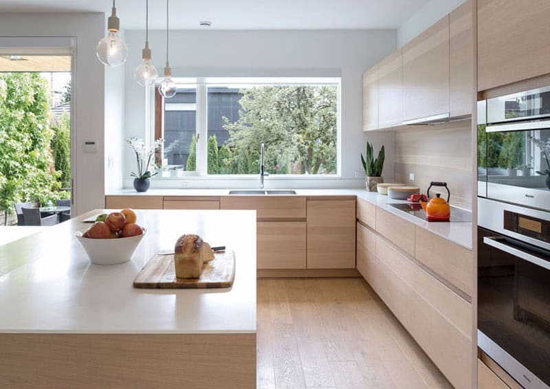cucina sotto finestra: come sfruttare al meglio lo spazio